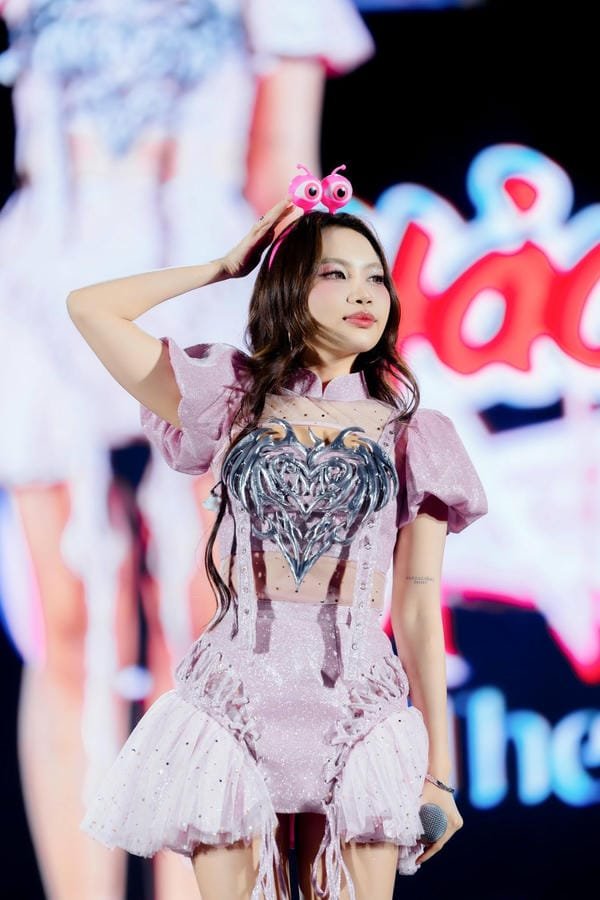 ảnh phương mỹ chi 19