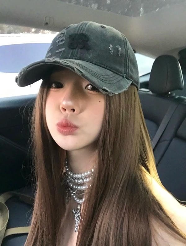 hình ảnh avatar cá tính nữ 24