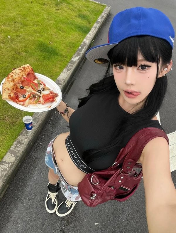 hình ảnh avatar cá tính nữ 30
