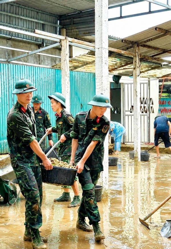 Tuyển tập 70+ hình ảnh chú bộ đội đẹp nhất dành cho mọi thế hệ hình ảnh chú bộ đội hải quân đứng gác