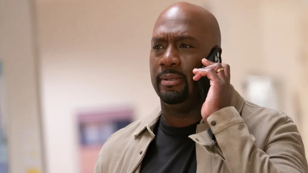 Diễn viên Richard T. Jones trong The Rookie mùa 8