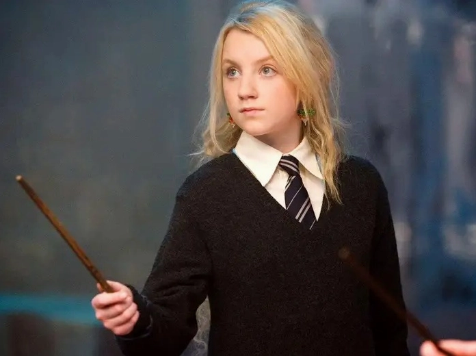 Luna Lovegood là ai: Tiết Lộ Cái Nhìn Bất Ngờ Từ Lời Hermione? Hermione của Harry Potter không tốt đẹp như khán giả nghĩ, thể hiện qua câu thoại về nhân vật này? - Ảnh 2.