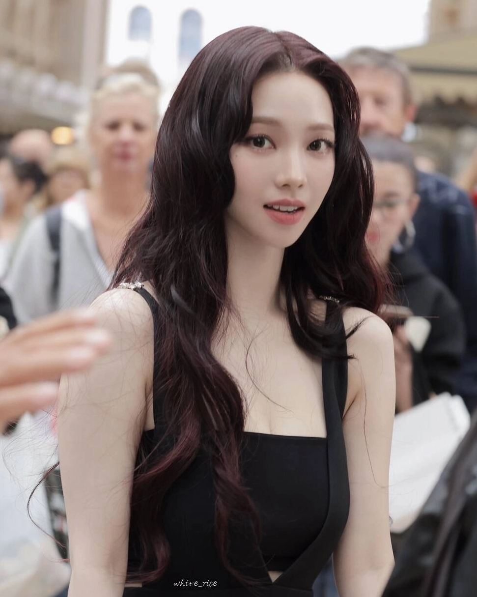 Không tin được đây từng là mỹ nhân đẹp hơn trí tuệ nhân tạo, hát kiểu gì hạng 1000 cũng chưa đạt nổi- Ảnh 1.