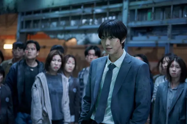 Kim Dokja (portrayed by Ahn Hyo-seop)
